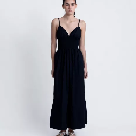 vestido_negro_largo_escote_1.jpg