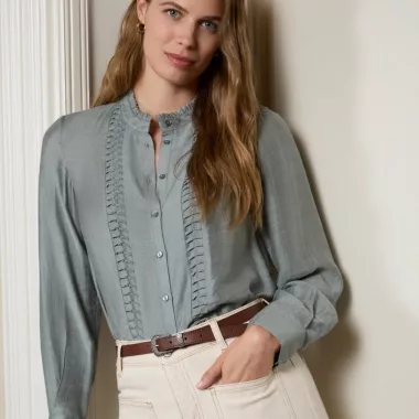 Blusa con fantasía en delantero Azul acero Surkana